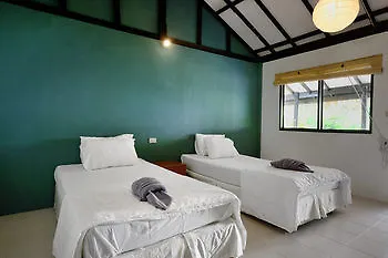The Tropic Circle Otel Ko Lanta 2*,