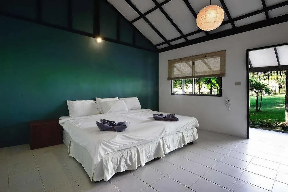 The Tropic Circle Otel Ko Lanta 2*,  Tayland