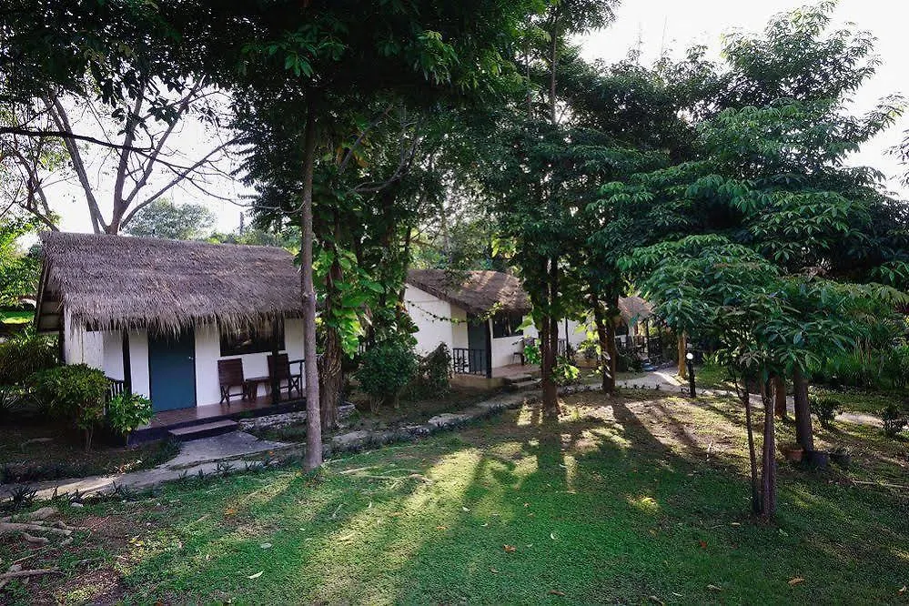The Tropic Circle Otel Ko Lanta 2*,