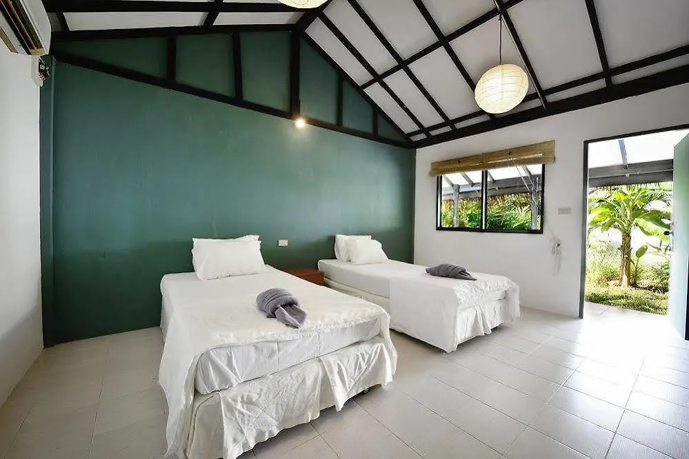 **  The Tropic Circle Otel Ko Lanta Tayland